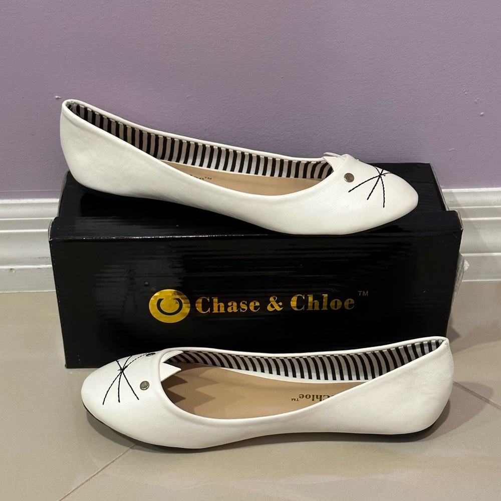 NIB Chase and Chloe ‘Kitty’ White Flats - Picture 4 of 12